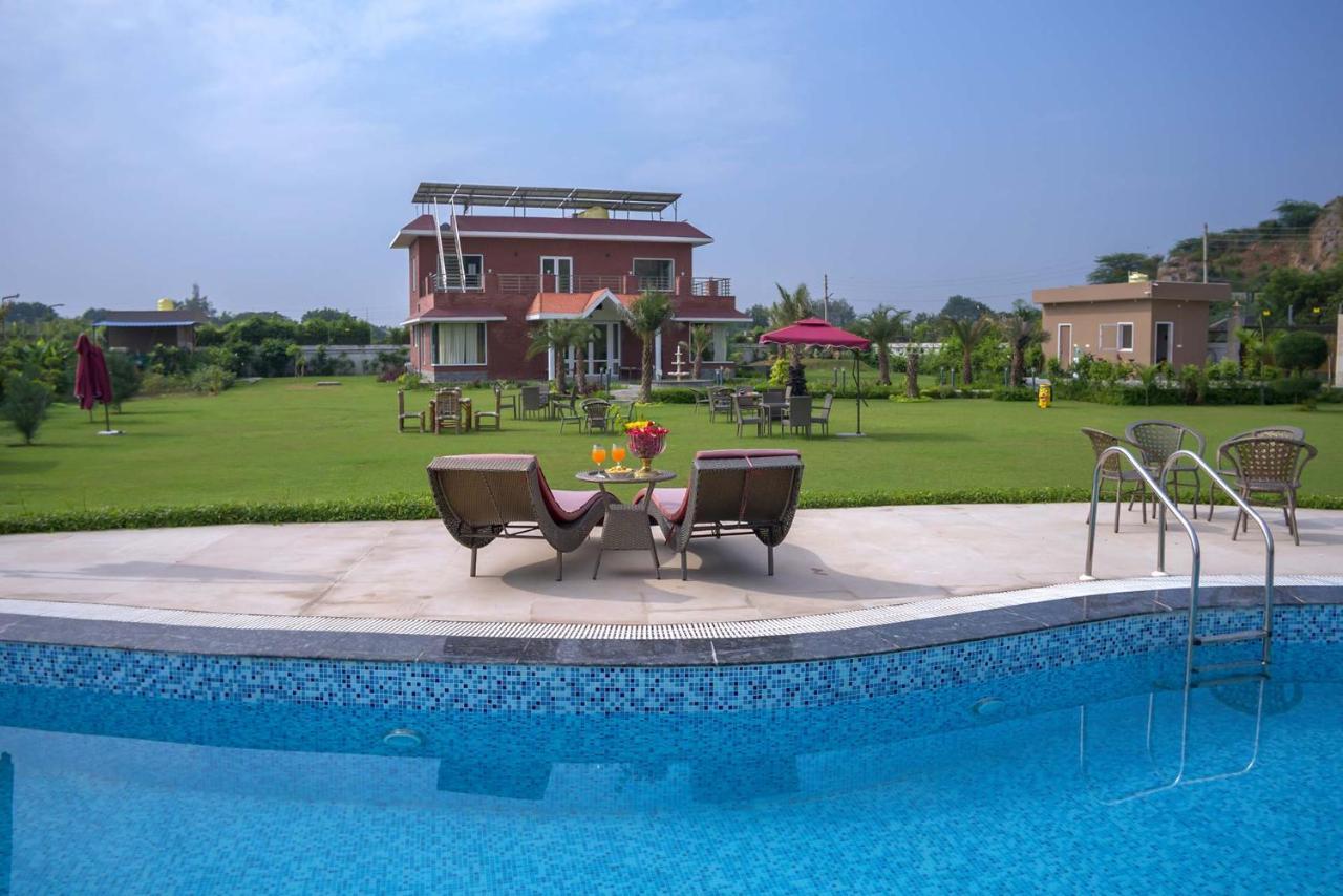 Stayvista At Hillside Paradise Dhauj Exterior photo