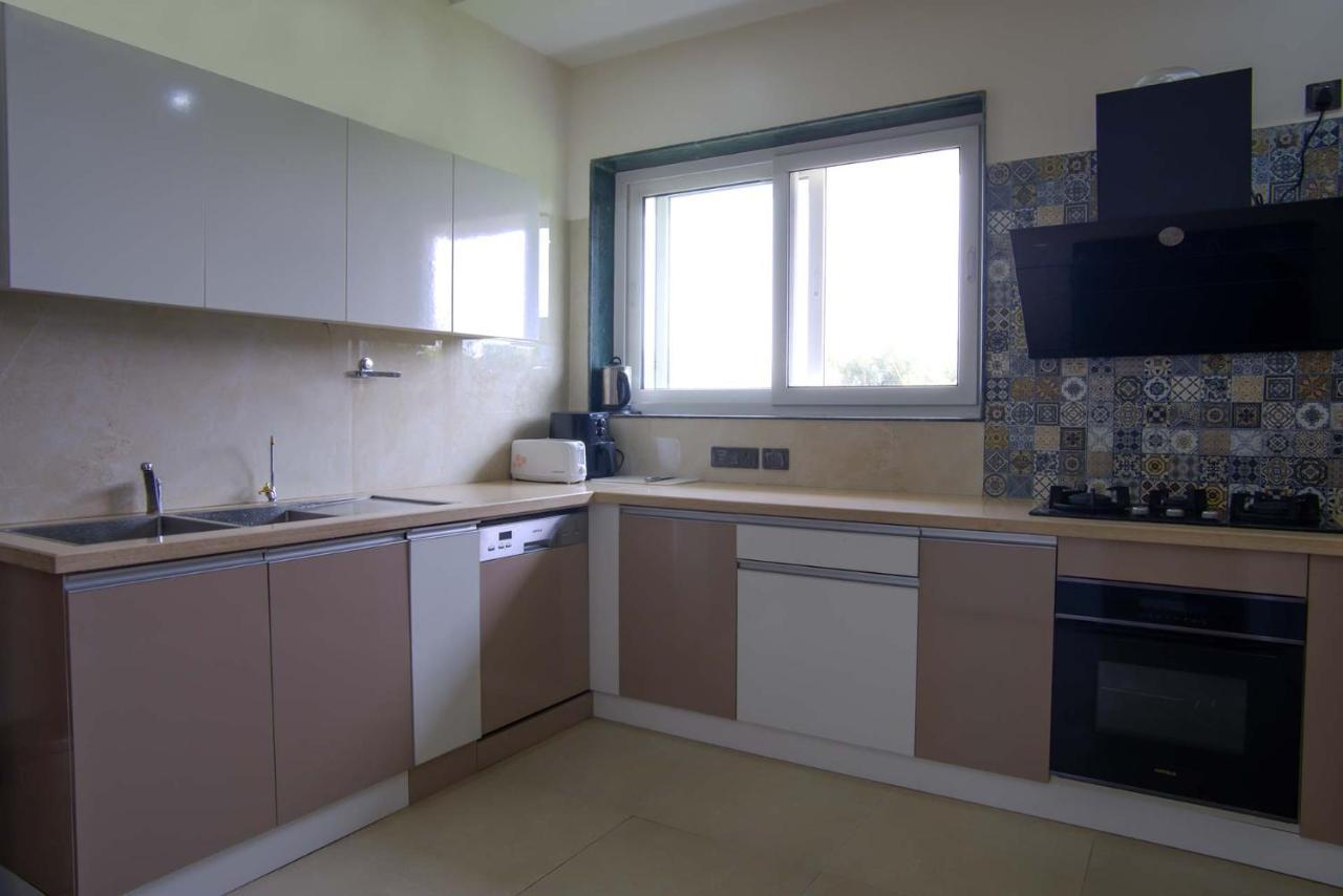 Stayvista At Hillside Paradise Dhauj Exterior photo