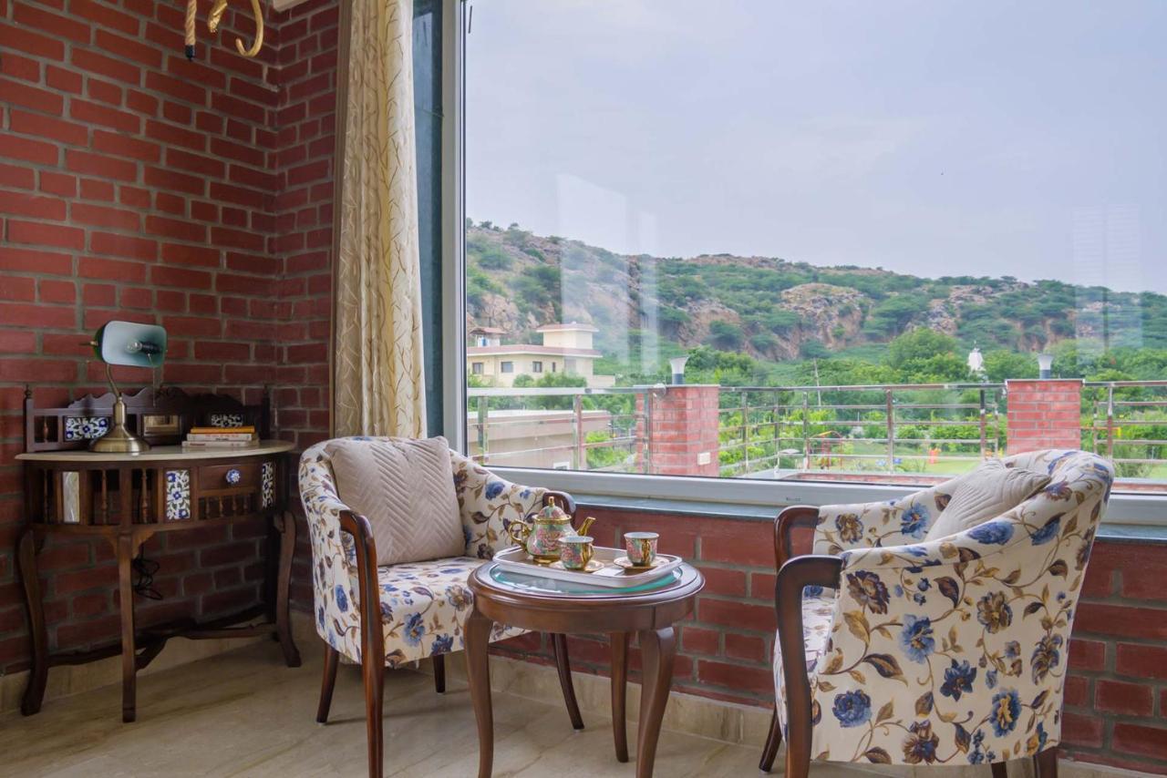 Stayvista At Hillside Paradise Dhauj Exterior photo